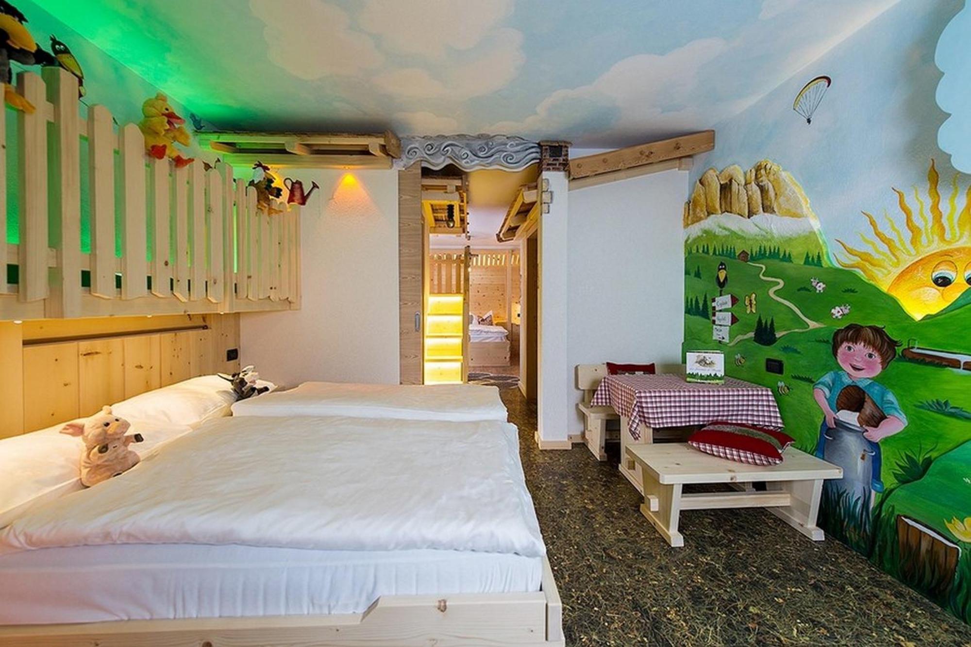 Mytime Hotels La Grotta Vigo di Fassa Værelse billede